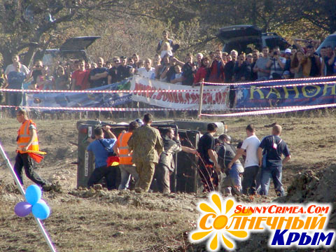 Автомобиль перевернулся