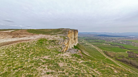 Вид на долину с плато Ак-Кая