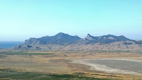 Вулканический массив Карадаг. Вид с плато Узун-Сырт