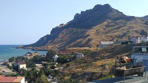 Вид на восточные отроги Карадага из Коктебеля