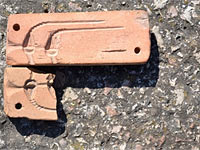 Вторую половинку формы для литья сережек нашли этой зимой (фото заповедника «Неаполь Скифский»)