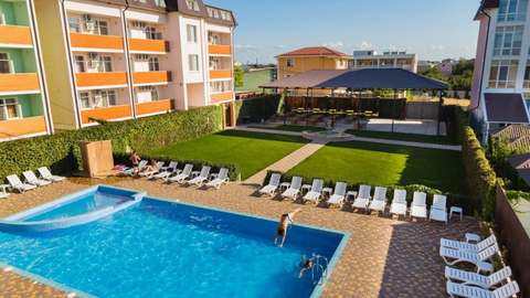 Территория и бассейн