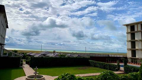 Территория и вид на море