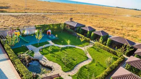 Территория и беседки