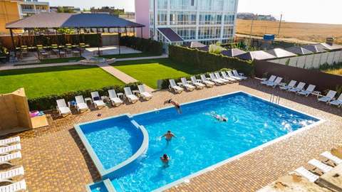 Бассейн 14 x 11 метров