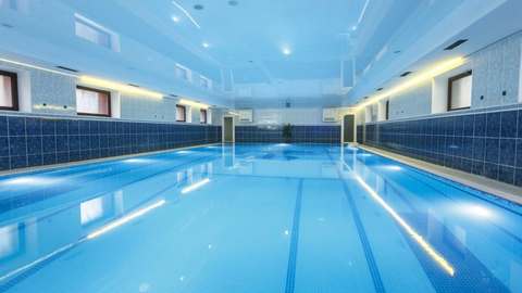 Крытый бассейн