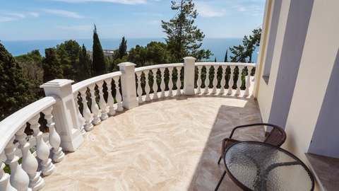 Балкон в 2-местныом номере «Джуниор Сюит», корпус № 1