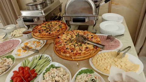 Завтрак в ресторане отеля