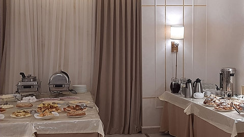 Завтрак в ресторане отеля